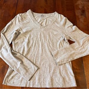 Nike Women’s Grey V-neck Long Sleeved Stretch Top M 8/10